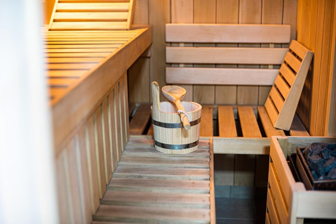 Holiday Home With Hot Tub And Sauna Sabina Rovte Eksteriør bilde