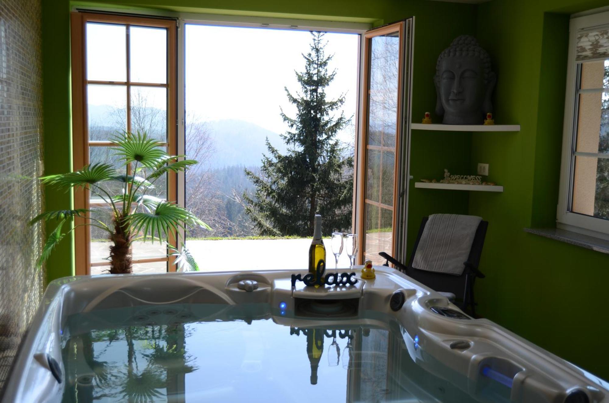 Holiday Home With Hot Tub And Sauna Sabina Rovte Eksteriør bilde
