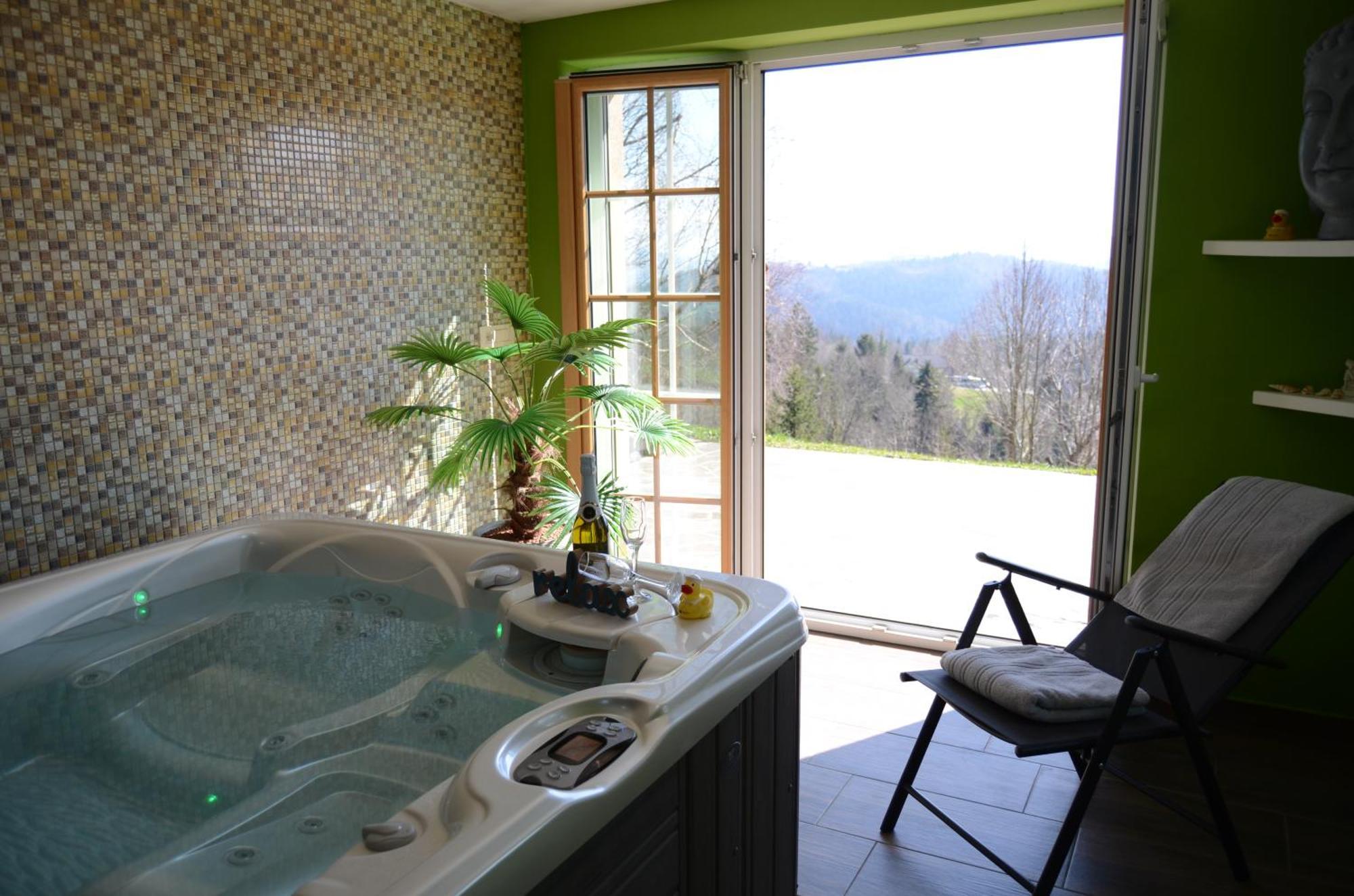 Holiday Home With Hot Tub And Sauna Sabina Rovte Eksteriør bilde