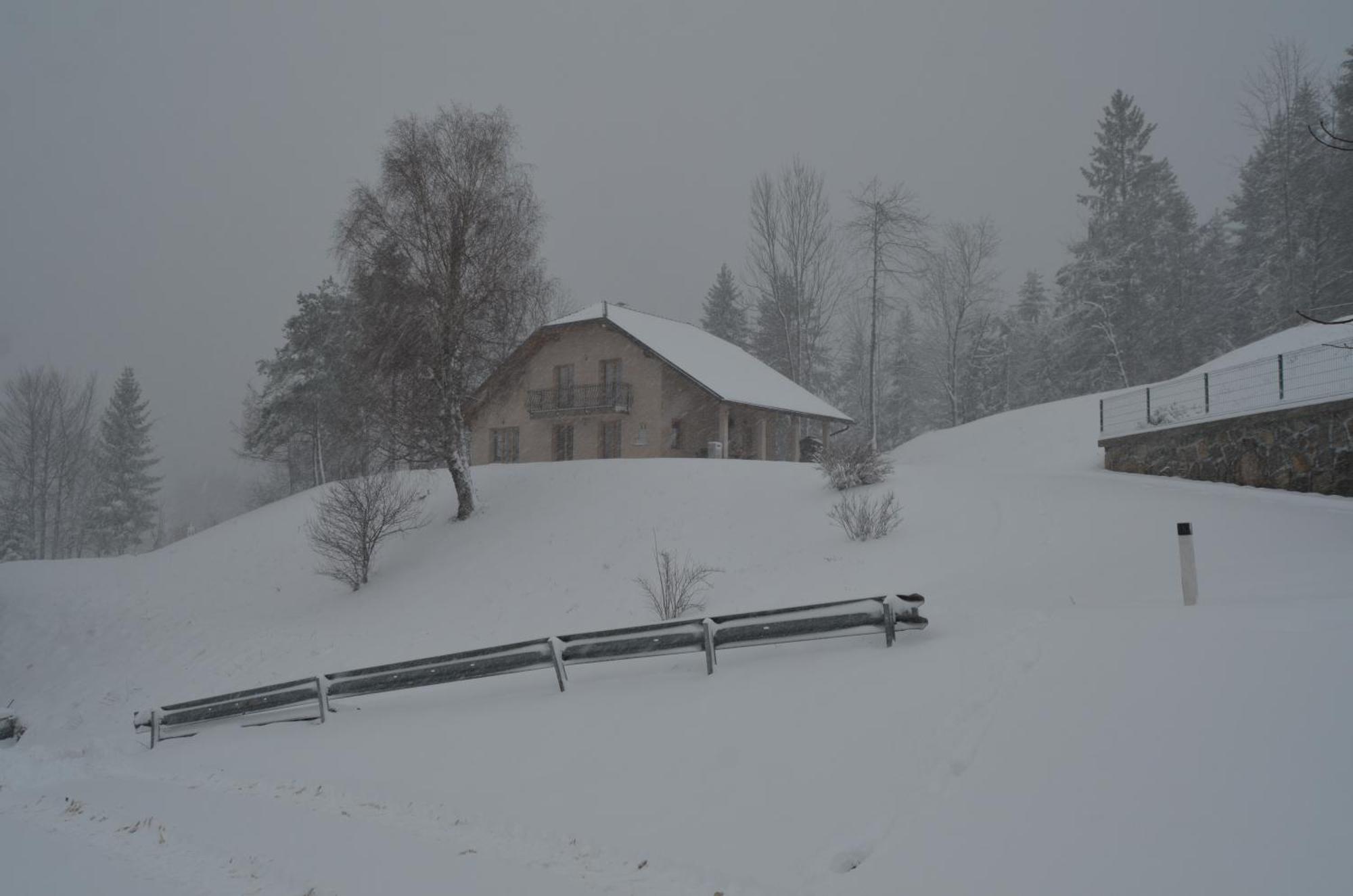 Holiday Home With Hot Tub And Sauna Sabina Rovte Eksteriør bilde