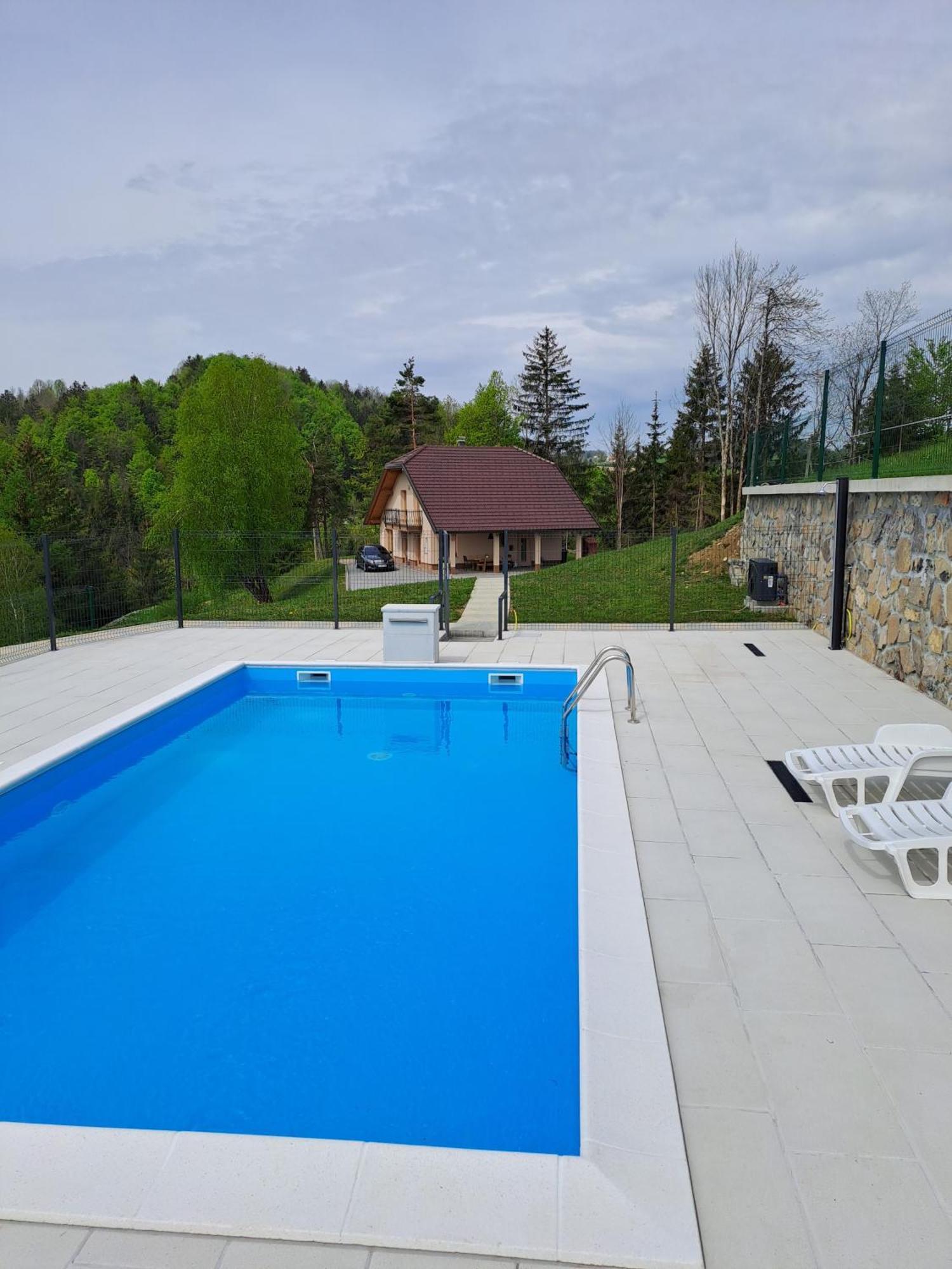 Holiday Home With Hot Tub And Sauna Sabina Rovte Eksteriør bilde